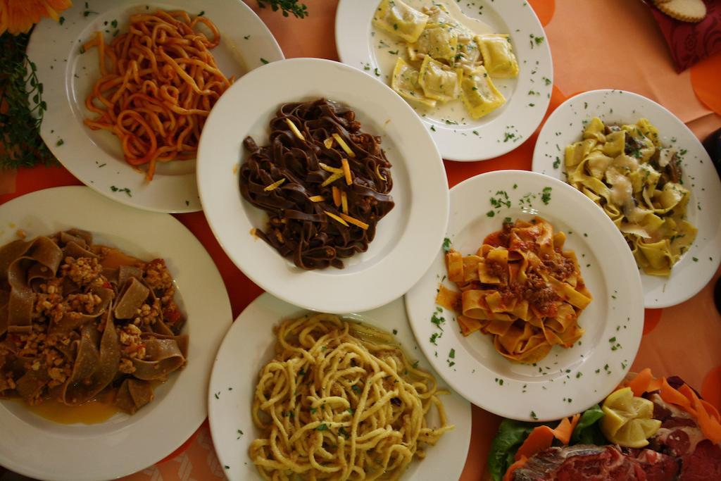 Hotel Ristorante Il Pino 키우시 외부 사진