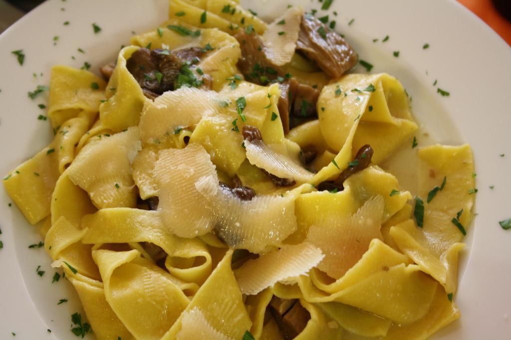Hotel Ristorante Il Pino 키우시 외부 사진